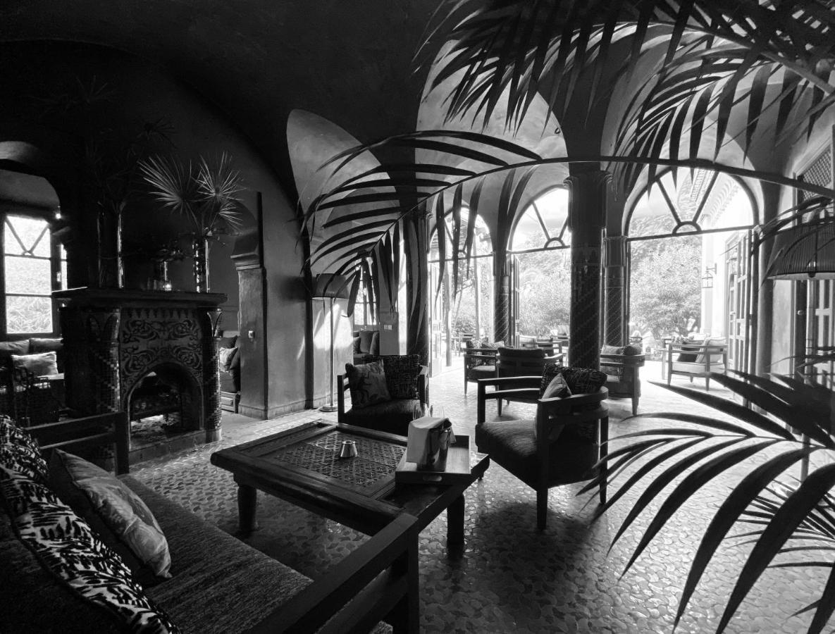 Les Deux Tours Hotel Marrakesh Exterior photo Interior of the restaurant