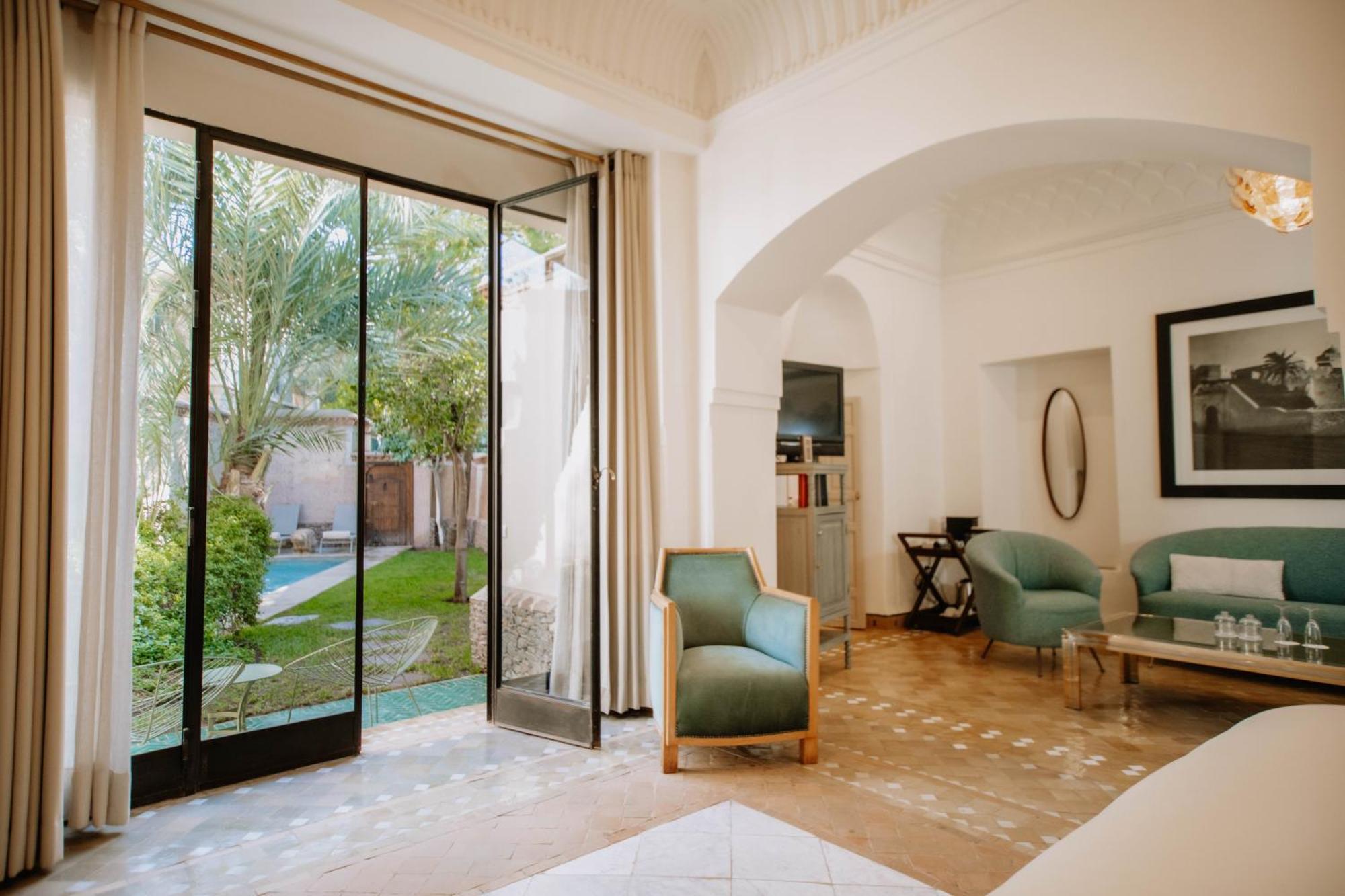 Les Deux Tours Hotel Marrakesh Exterior photo A suite at the Royal Palm Hotel